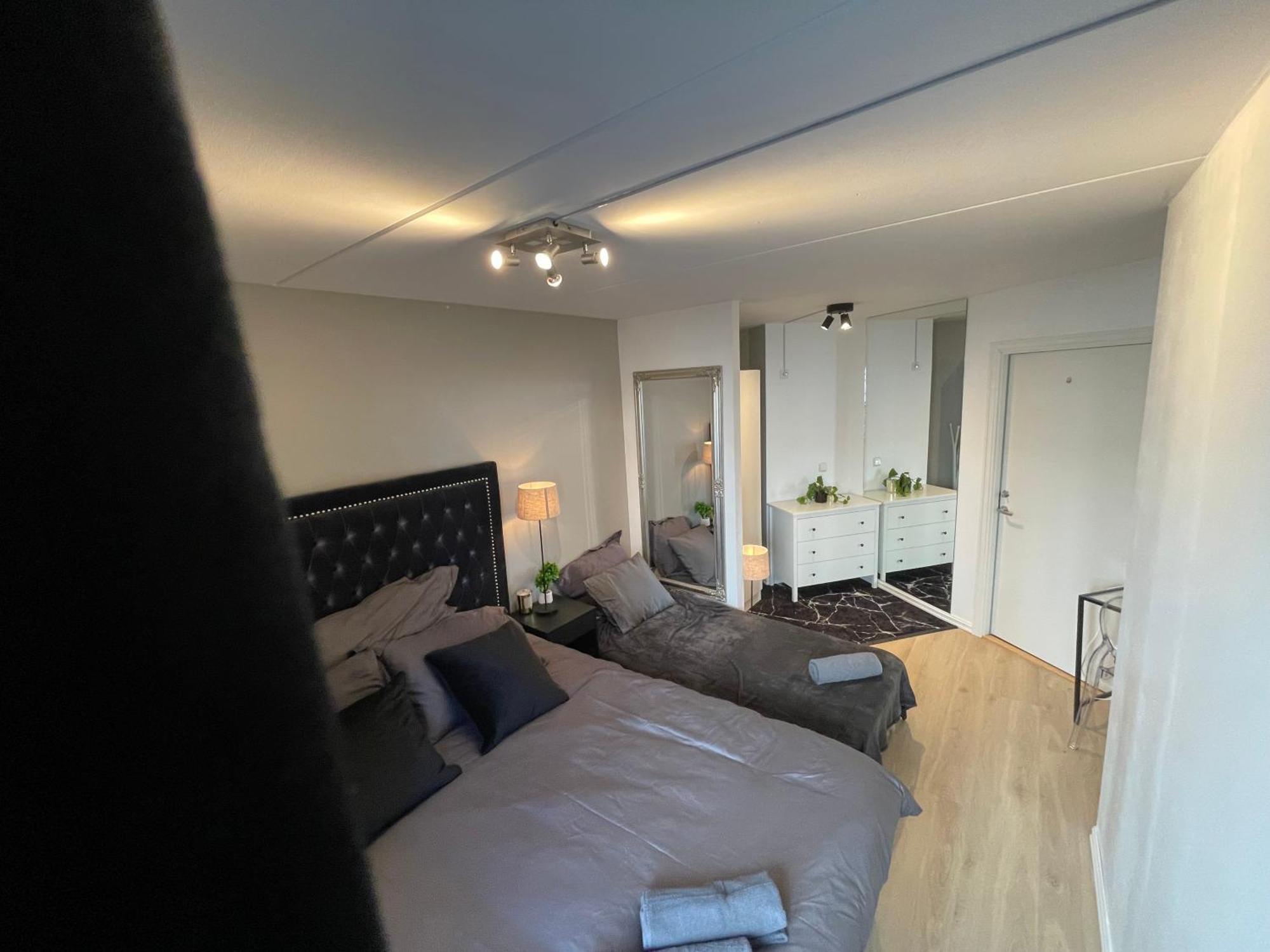 Luxurious Modern Room In Central Oslo - Eur 4K Expensive Bed And 82" Cinematic Tv Ngoại thất bức ảnh