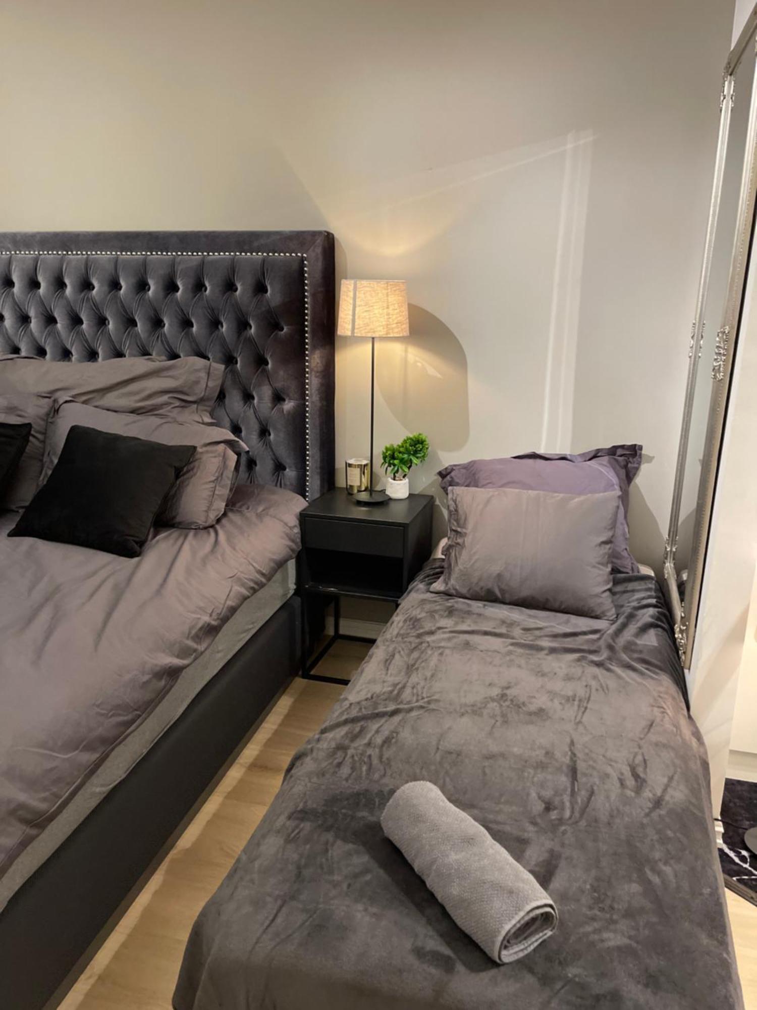 Luxurious Modern Room In Central Oslo - Eur 4K Expensive Bed And 82" Cinematic Tv Ngoại thất bức ảnh